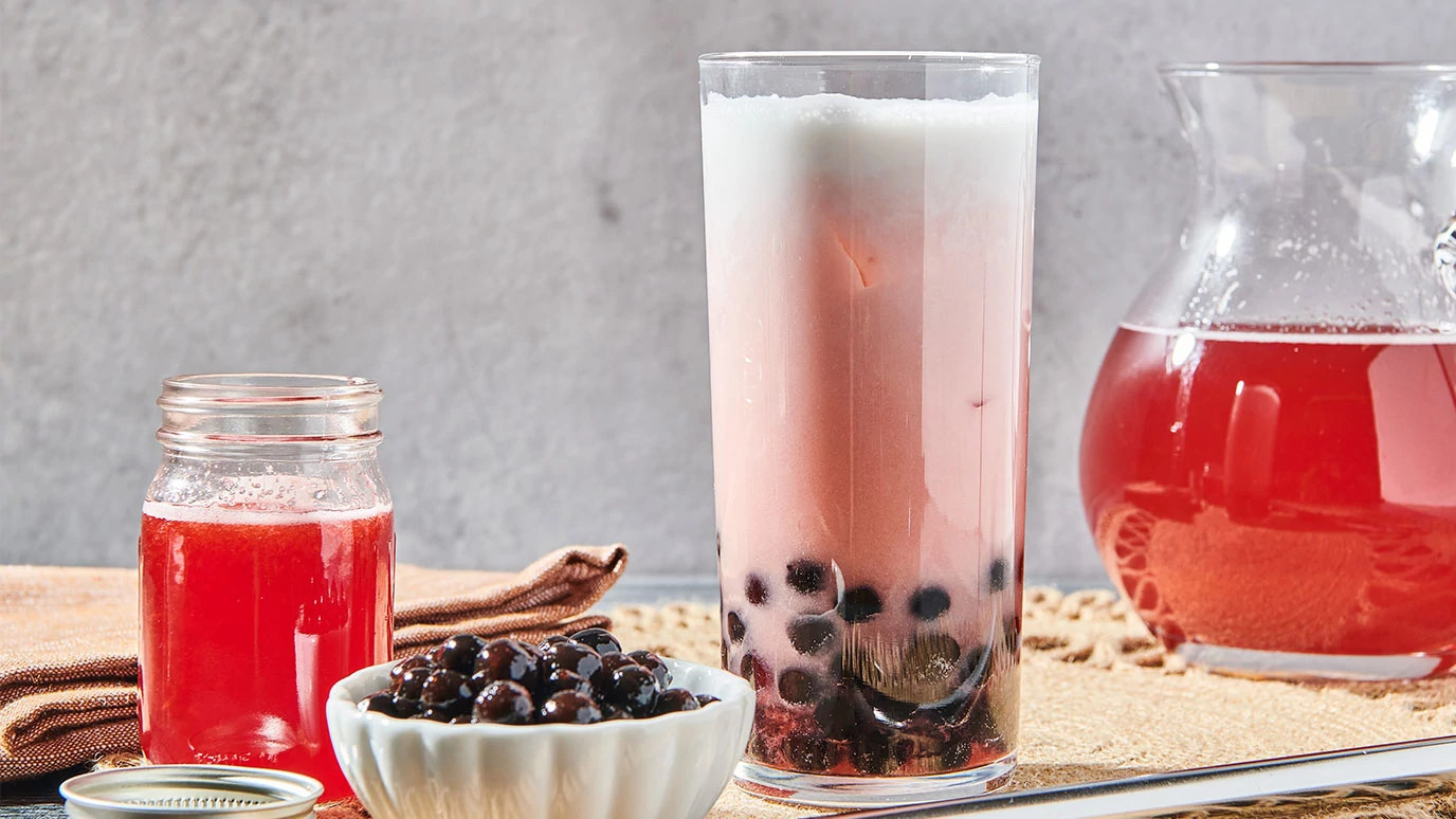 Strawberry Bubble Tea with Coconut Milk